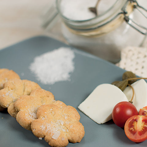 Savory brisé biscuits