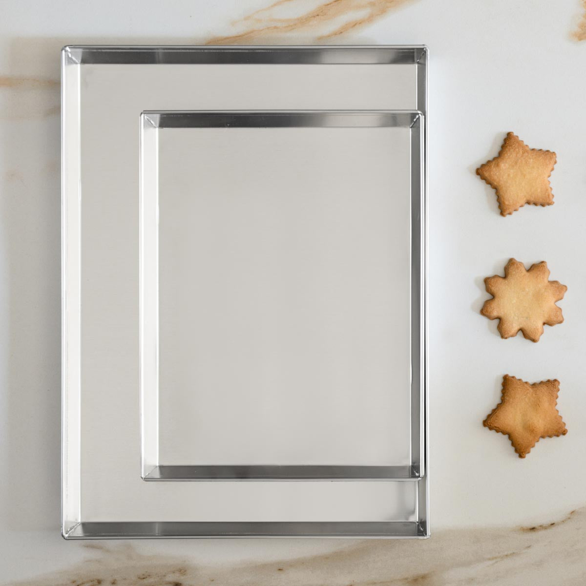 Aluminum baking tray